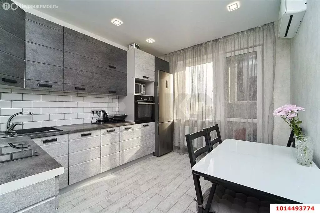2-комнатная квартира: Краснодар, Гаражная улица, 87 (56.3 м) - Фото 1