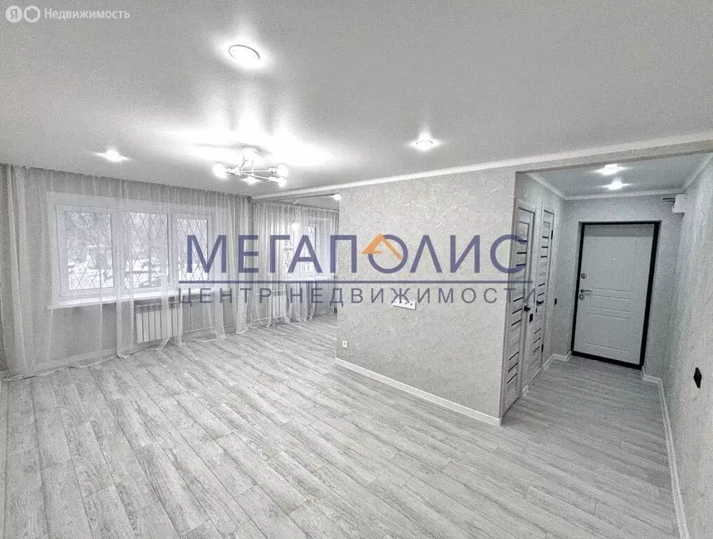 1-комнатная квартира: Балаково, улица Комарова, 111 (31 м) - Фото 1