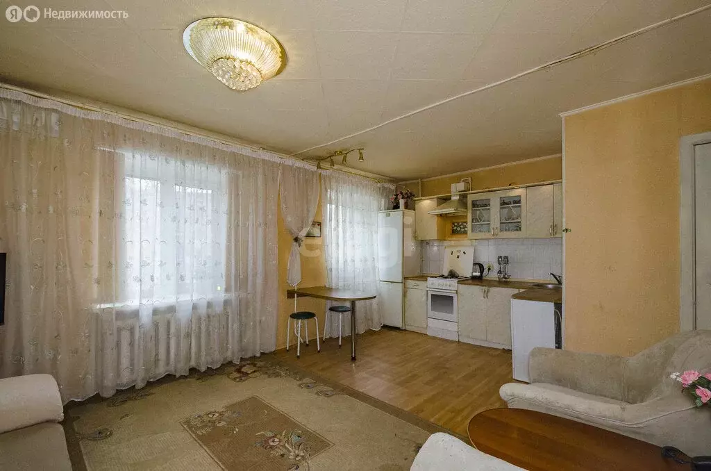 3-комнатная квартира: Екатеринбург, улица Пальмиро Тольятти, 19 (60.9 ... - Фото 0