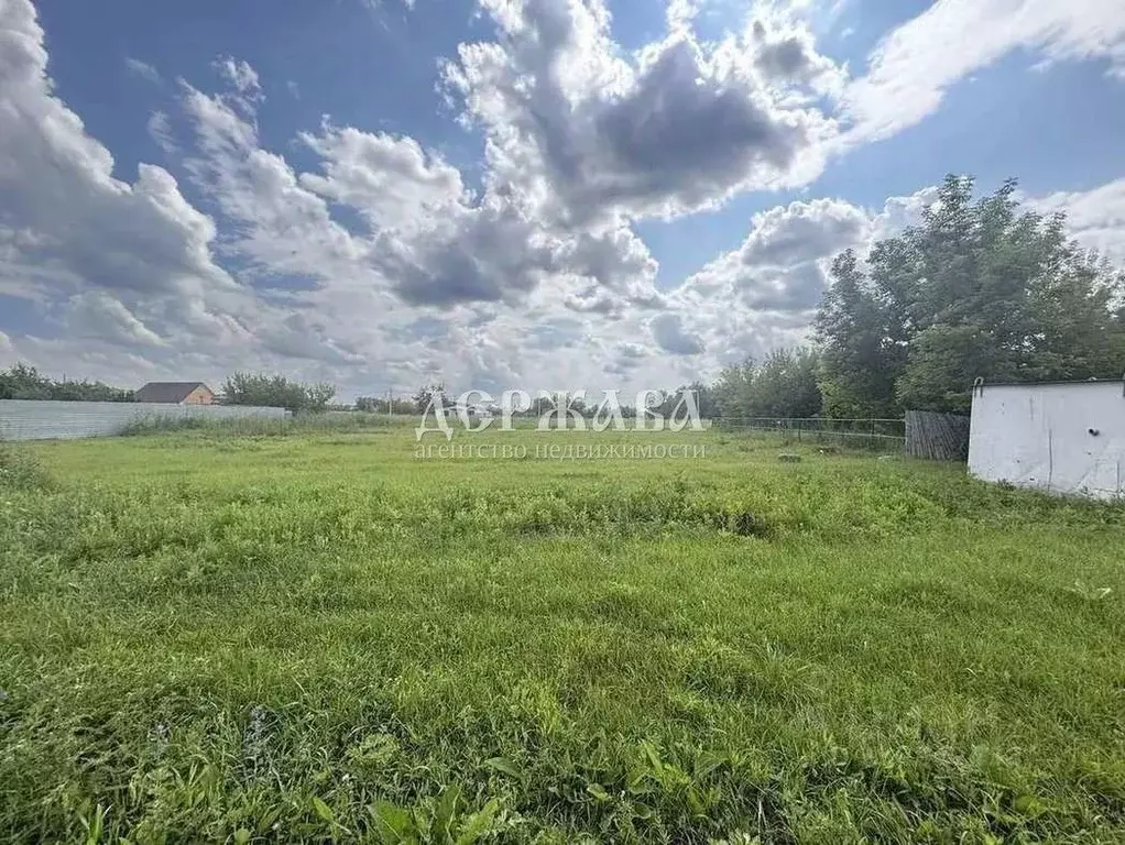 Участок в Белгородская область, Старооскольский городской округ, с. ... - Фото 1