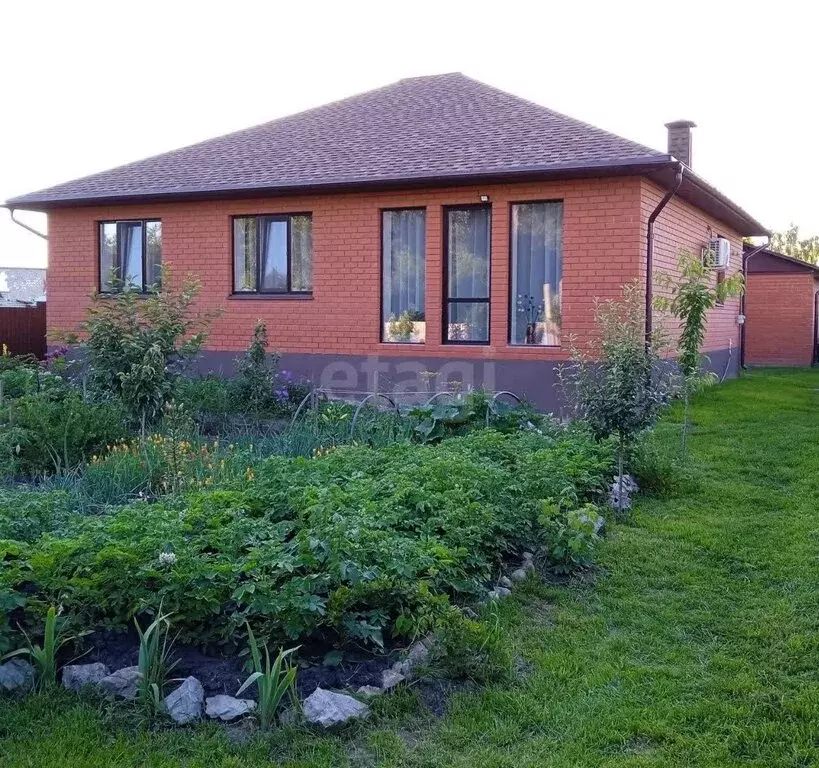 Дом в Трубчевск, улица Дзержинского (98 м) - Фото 1