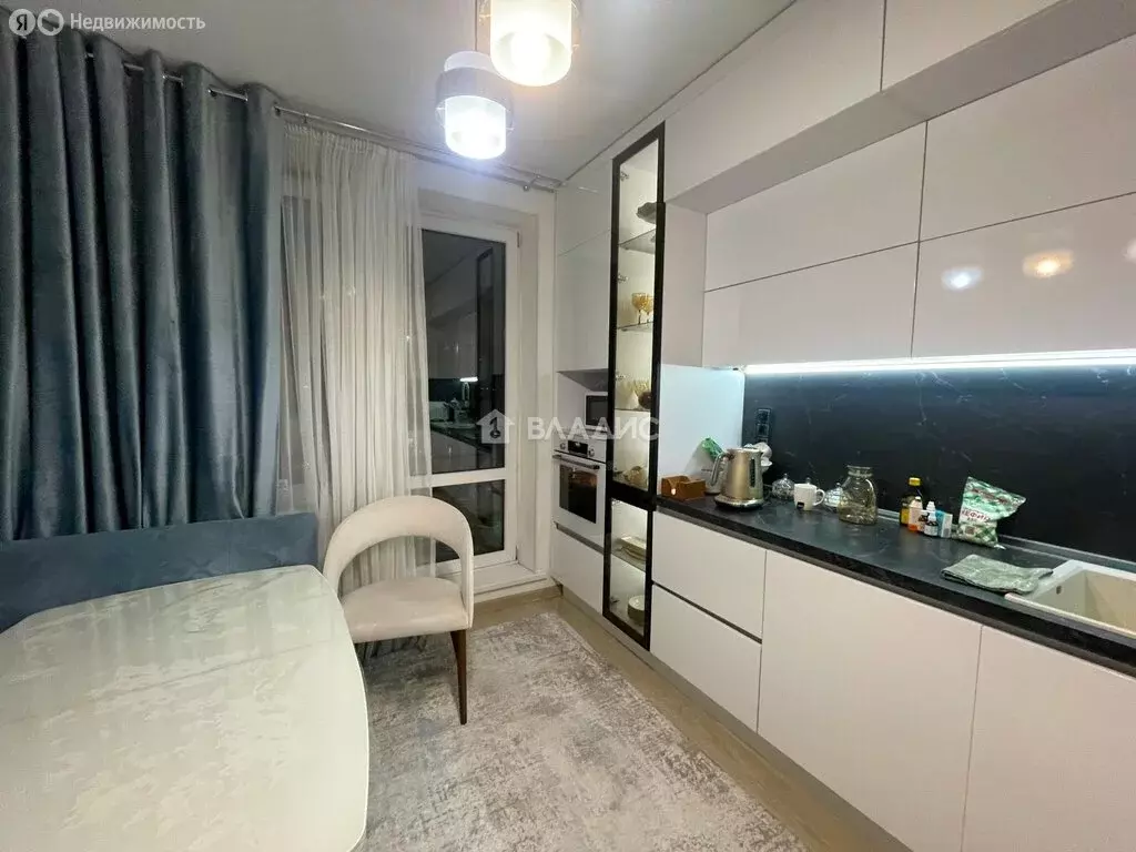 2-комнатная квартира: Москва, район Троицк, 3-я Нововатутинская улица, ... - Фото 2