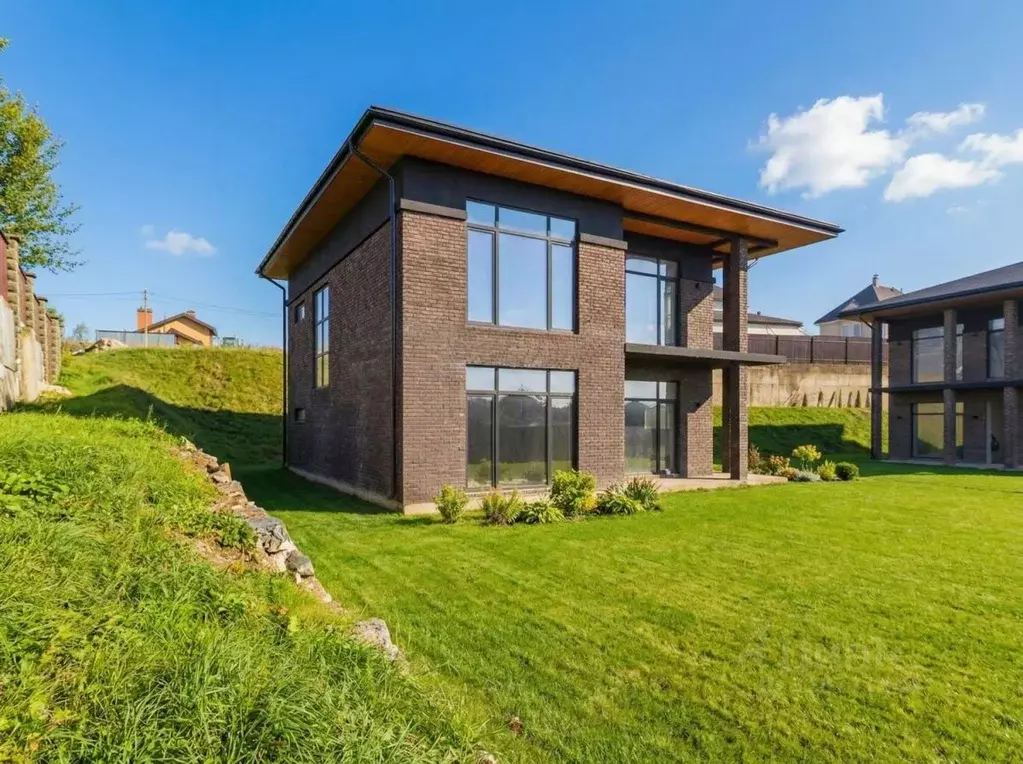 Дом в Ленинградская область, Всеволожский район, Бугровское городское ... - Фото 1