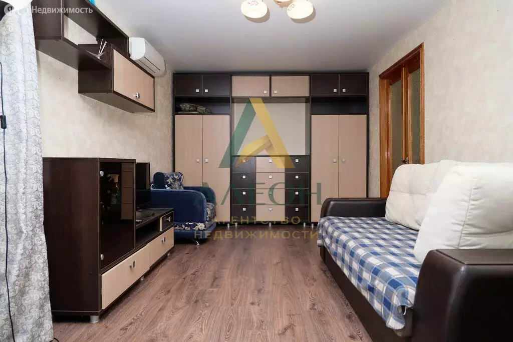 2-комнатная квартира: Уфа, улица Заки Валиди, 3 (43.2 м) - Фото 1