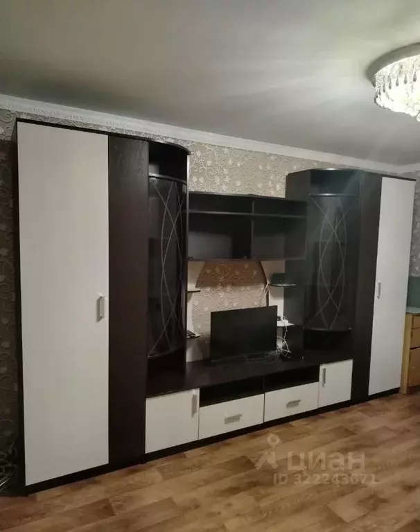 1-к кв. Курская область, Курчатов Ленинградская ул., 37 (40.0 м) - Фото 1