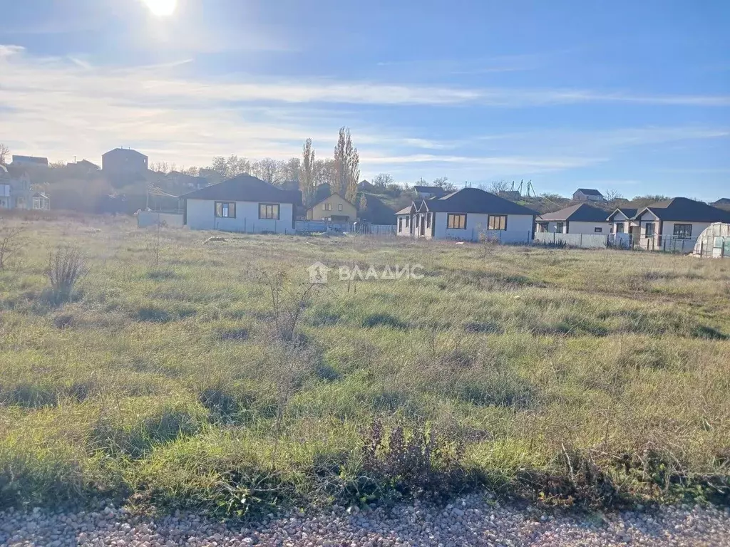 Участок в Крым, Симферопольский район, Добровское с/пос, с. Заречное ... - Фото 2