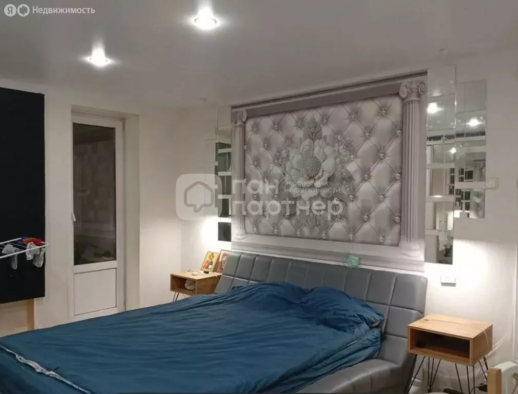 3-комнатная квартира: Санкт-Петербург, проспект Космонавтов, 94 (57 м) - Фото 1