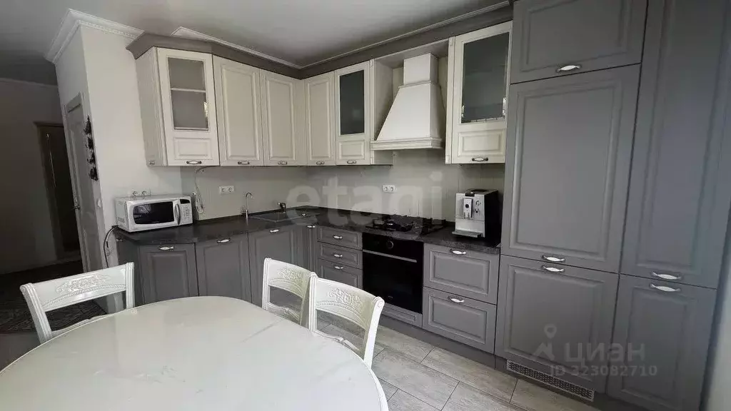 2-к кв. Ханты-Мансийский АО, Ханты-Мансийск ул. Мира, 39А (90.2 м) - Фото 1