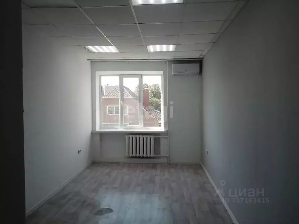 Офис в Краснодарский край, Ейск ул. Карла Либкнехта (16 м) - Фото 0