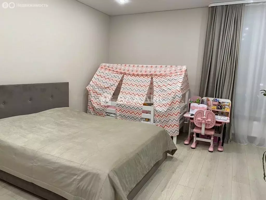 2-комнатная квартира: Тобольск, 15-й микрорайон, 17 (69 м) - Фото 1