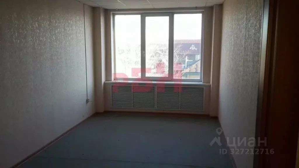 Офис в Курганская область, Курган Локомотивный мкр, ул. Чехова, 9 (18 ... - Фото 1