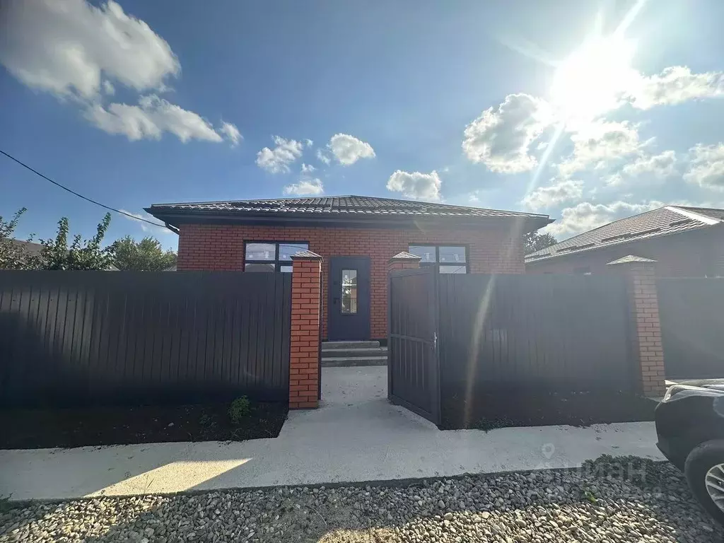 Дом в Краснодарский край, Краснодар пос. Индустриальный, 2 (80 м) - Фото 1