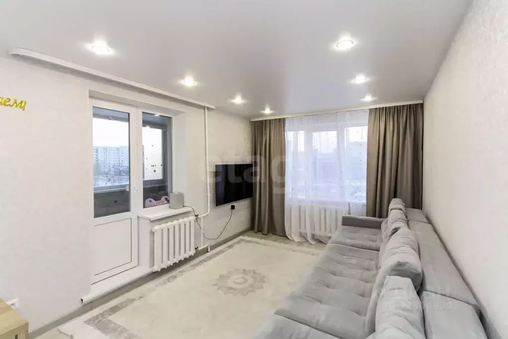 2-к кв. Тюменская область, Тюмень ул. Газовиков, 3 (50.7 м) - Фото 1