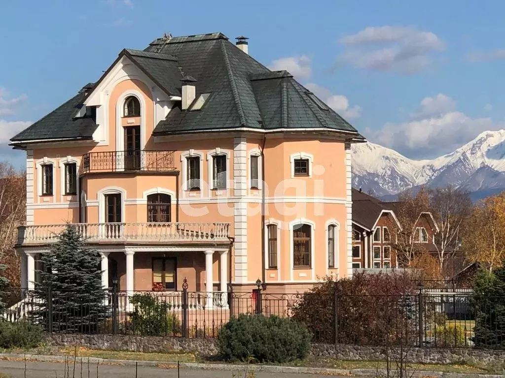 Дом в Камчатский край, Елизово проезд Брусничный (680 м) - Фото 1