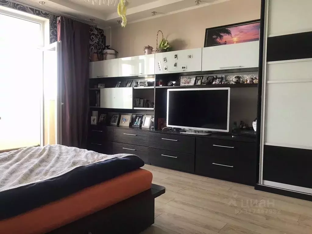 3-к кв. Белгородская область, Белгород ул. Конева, 17 (97.6 м) - Фото 0