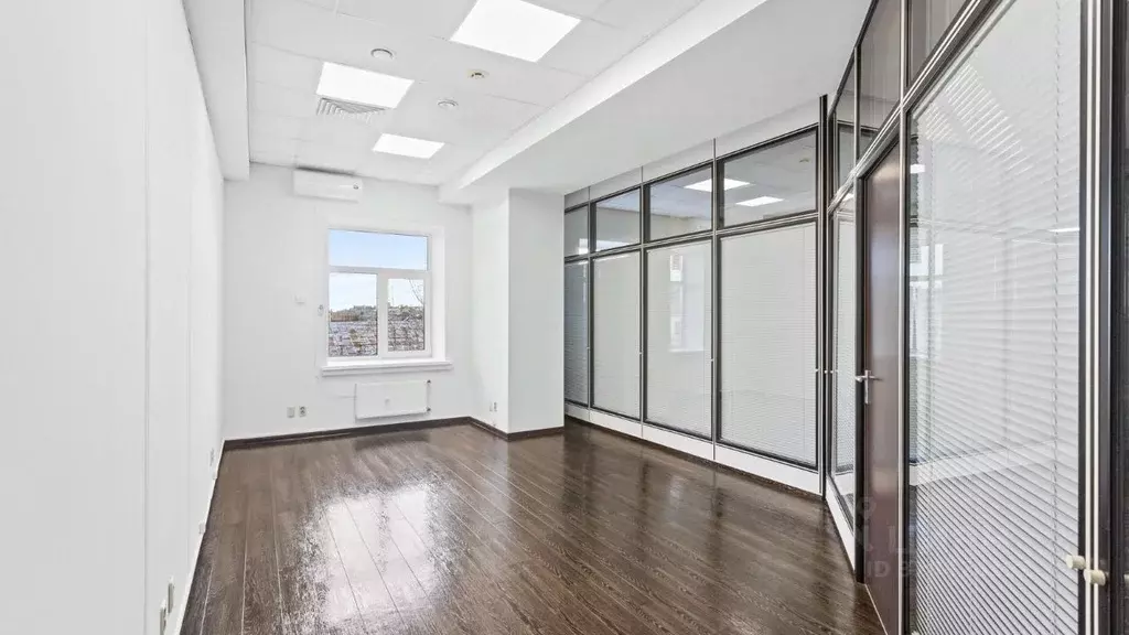 Офис в Санкт-Петербург 7-я Васильевского острова линия, 76 (22 м) - Фото 2