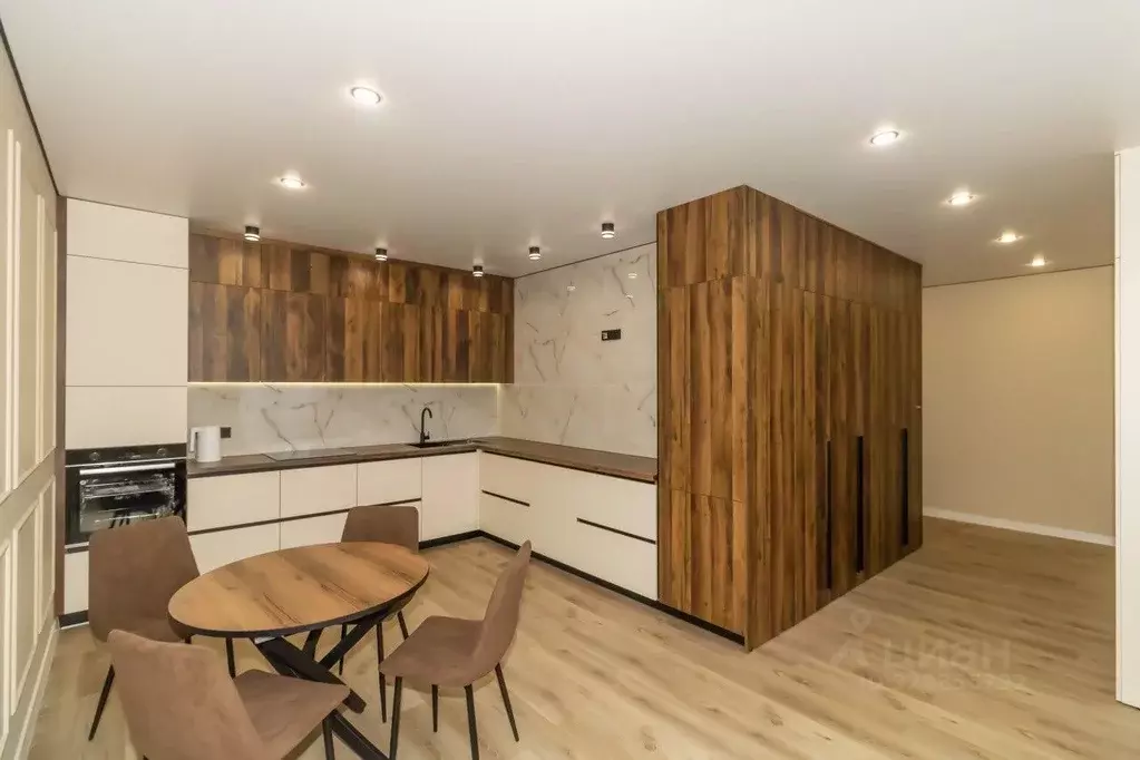 Студия Челябинская область, Челябинск ул. Братьев Кашириных, 111Б ... - Фото 1