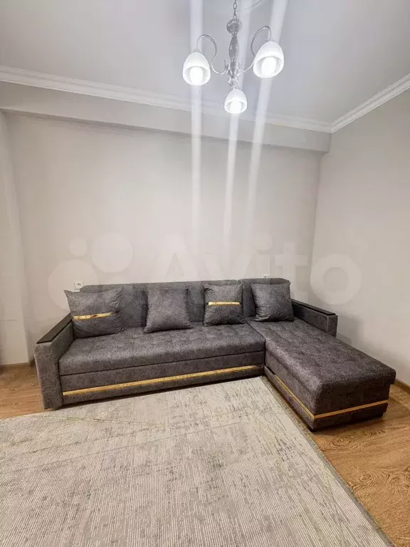 1-к. квартира, 60 м, 2/6 эт. - Фото 0