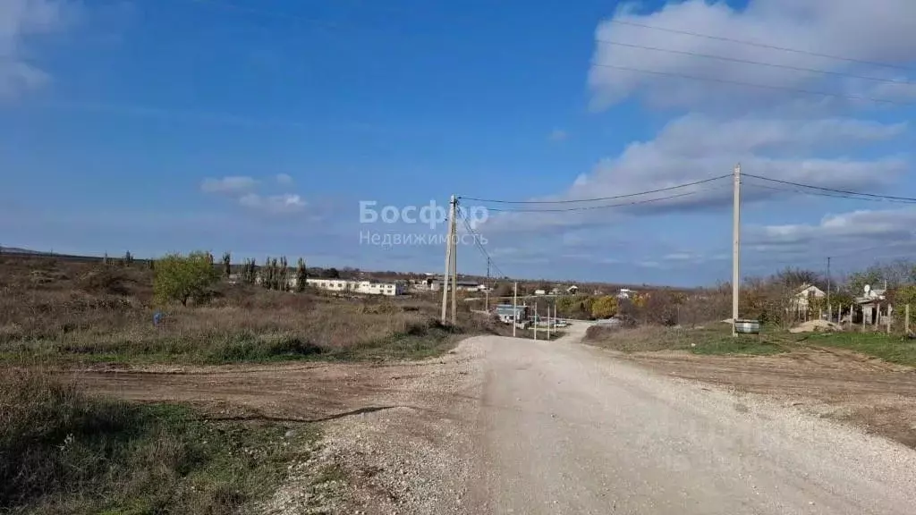 Участок в Крым, Кировский район, Первомайское с/пос, с. Первомайское ... - Фото 2