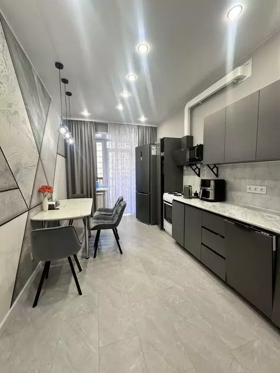 3-к кв. Красноярский край, Красноярск Академгородок мкр,  (84.0 м) - Фото 1