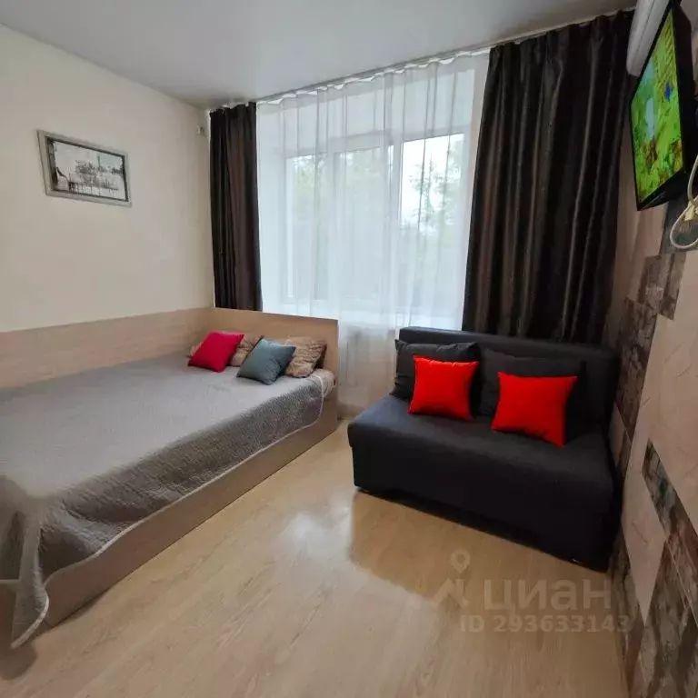 Студия Приморский край, Владивосток Верхнепортовая ул., 64 (18.0 м) - Фото 1