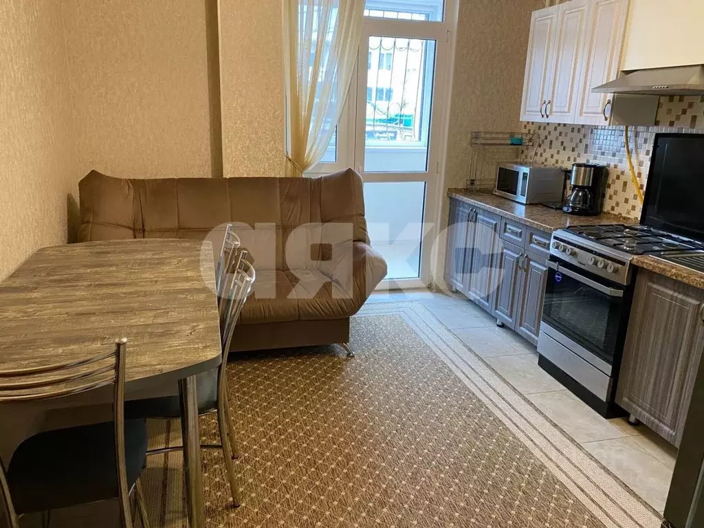 2-к кв. Крым, Симферополь ул. Севастопольская, 41Ж (72.0 м) - Фото 2