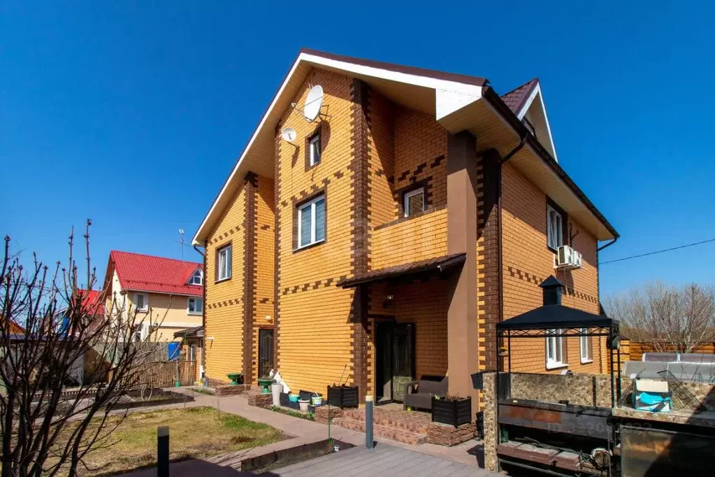 Дом в Тюменская область, Тюмень ул. Владимира Минеева (300 м) - Фото 1