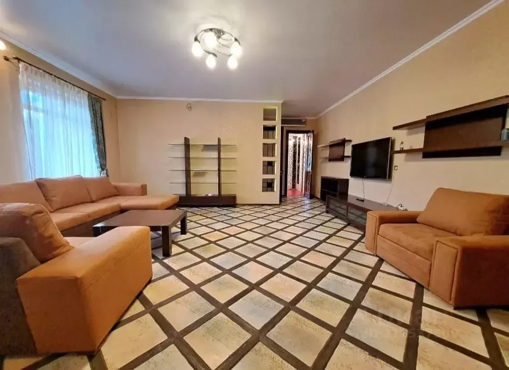 2-к кв. Калининградская область, Калининград ул. Тельмана, 5 (85.0 м) - Фото 1