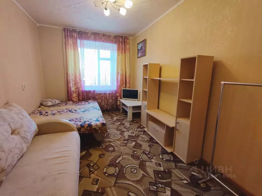Комната Свердловская область, Екатеринбург ул. Гурзуфская, 9В (12.0 м) - Фото 1
