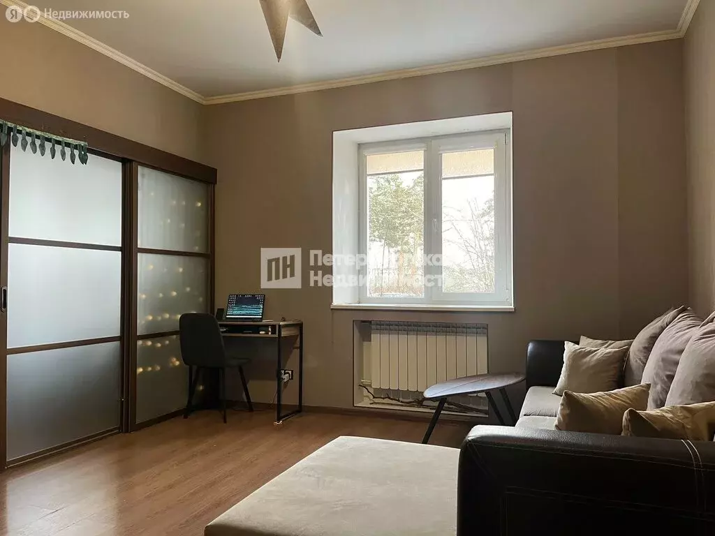 3-комнатная квартира: городской посёлок Большая Ижора, Приморское ... - Фото 1