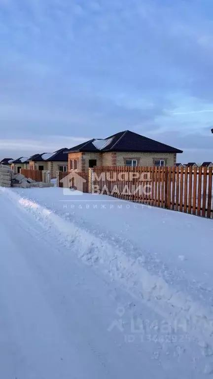 Дом в Омская область, Омский район, с. Надеждино ул. Дубовая (94 м) - Фото 1