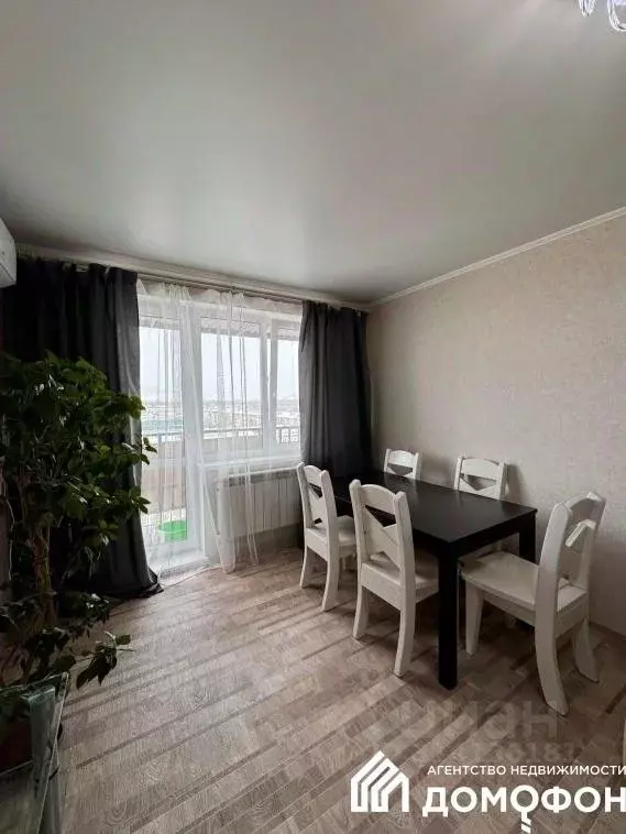 3-к кв. Омская область, Омск Моторная ул., 1 (60.6 м) - Фото 0
