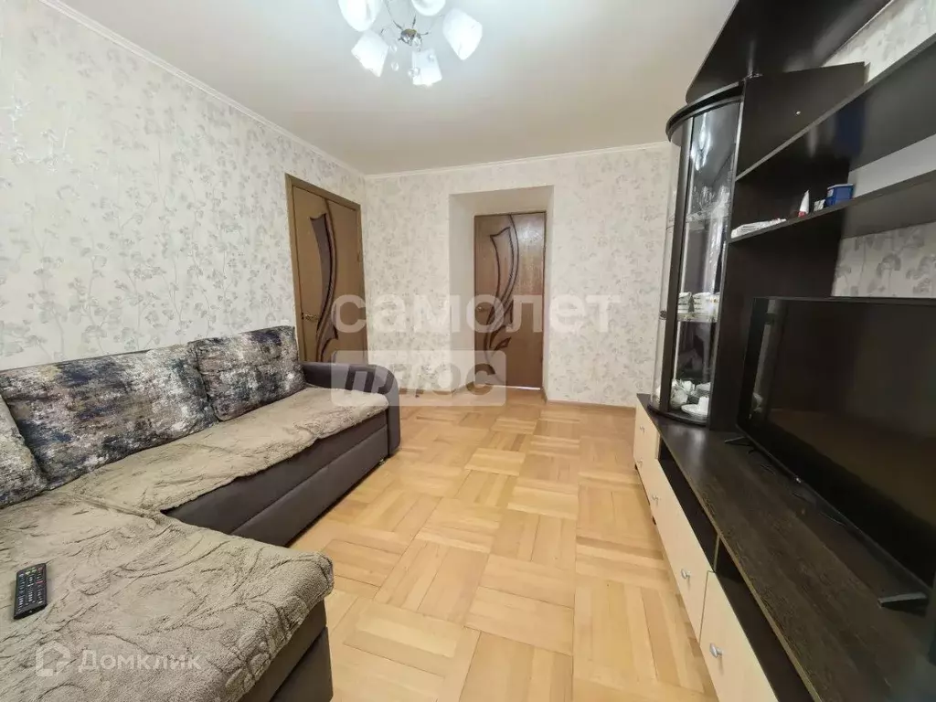Продаётся 4-к квартира, 57 м - Фото 0