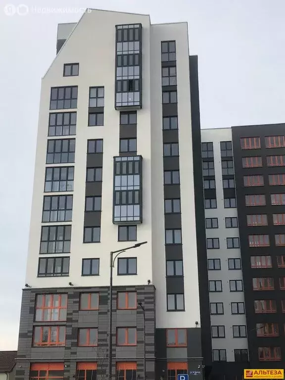 3-комнатная квартира: Калининград, улица Маршала Борзова, 109 (91.2 м) - Фото 1