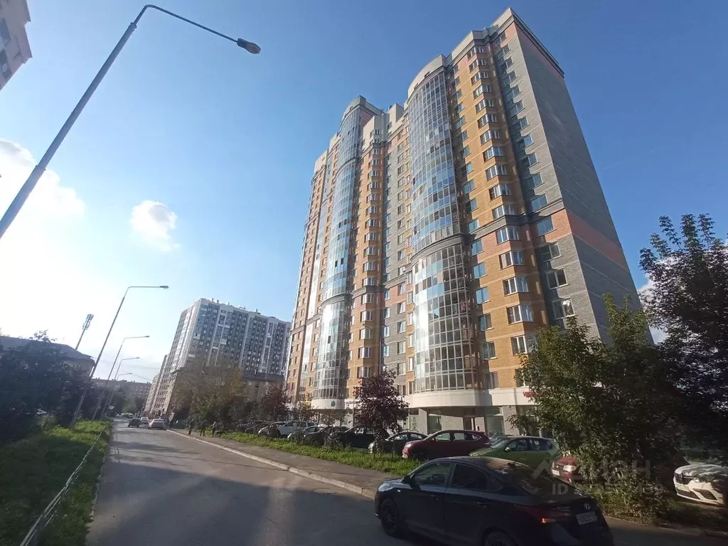 1-к кв. Свердловская область, Екатеринбург ул. Ирбитская, 8 (55.0 м) - Фото 0