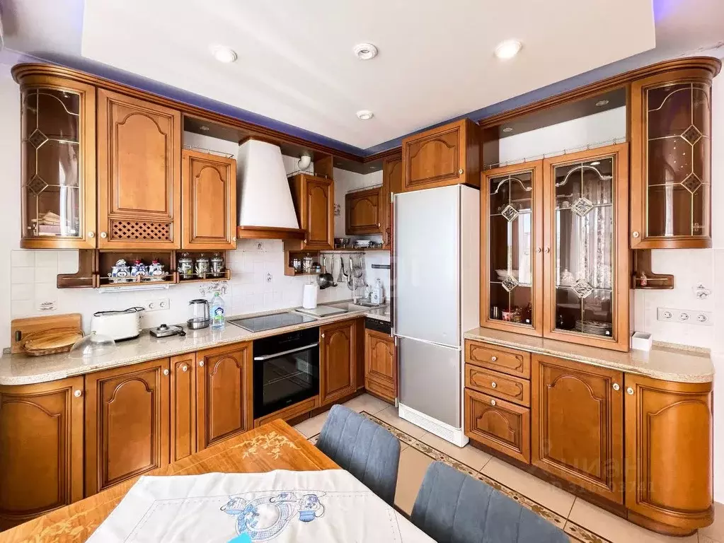 2-к кв. Ханты-Мансийский АО, Сургут просп. Ленина, 26 (90.0 м) - Фото 0