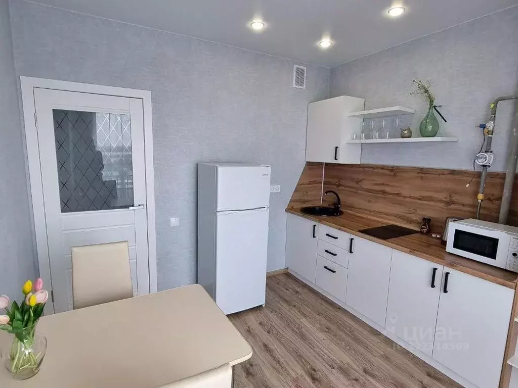 1-к кв. Астраханская область, Астрахань Аршанский пер., 4 (40.0 м) - Фото 2