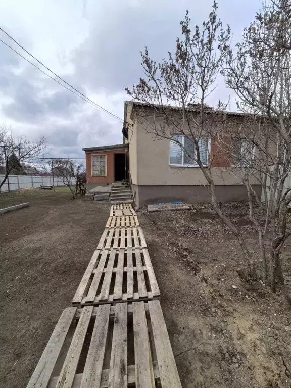 Дом в Саратовская область, Энгельсский район, Красноярское ... - Фото 1