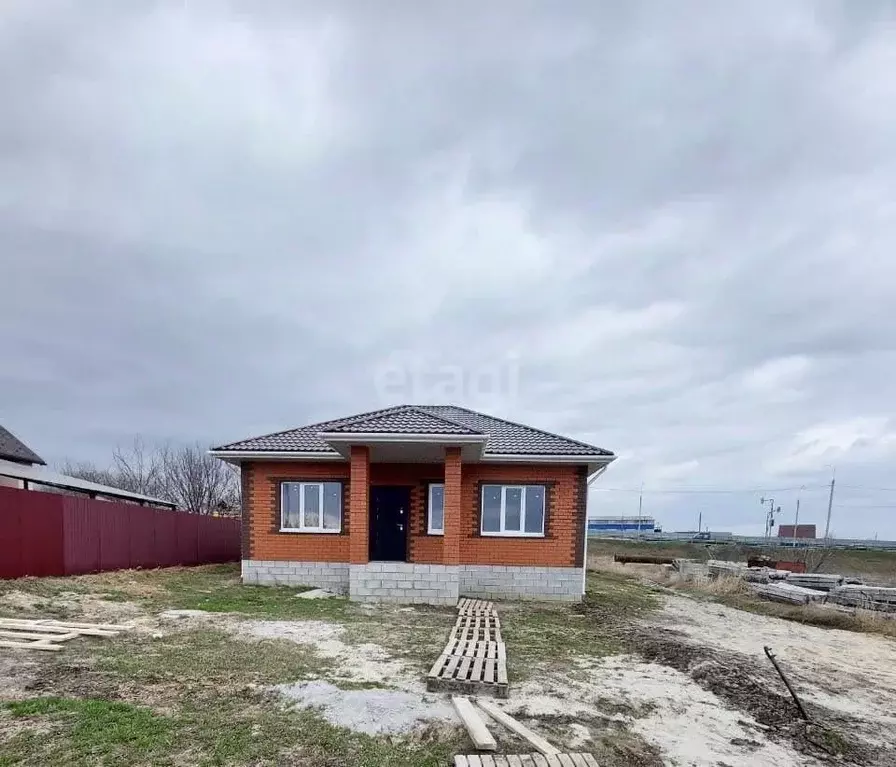 Дом в Белгородская область, Строитель Яковлевский городской округ, ул. ... - Фото 1