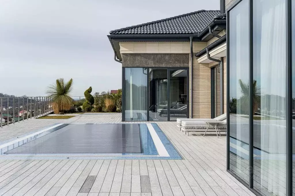 Дом в Краснодарский край, Сочи ул. Ворошиловградская, 290 (243 м) - Фото 1