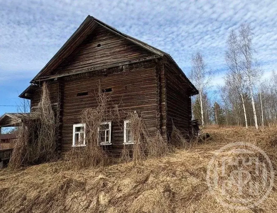 Дом в Ленинградская область, Тихвинский район, Мелегежское с/пос, д. ... - Фото 1