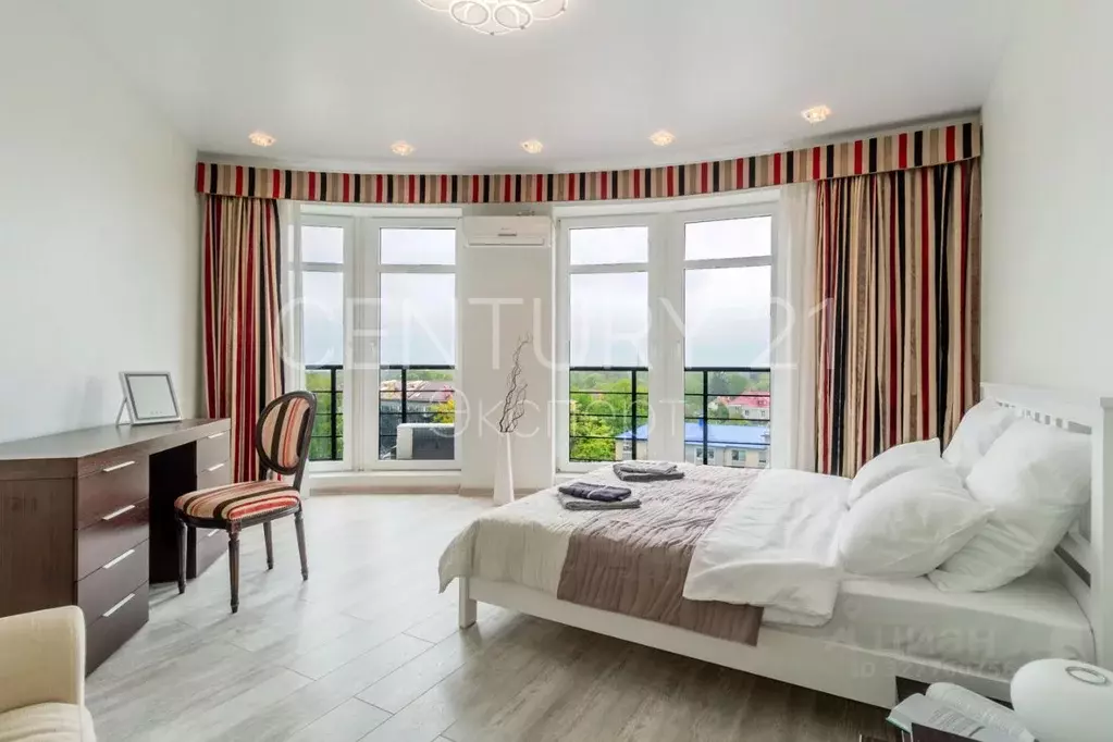 2-к кв. Калининградская область, Калининград просп. Мира, 84 (100.7 м) - Фото 1