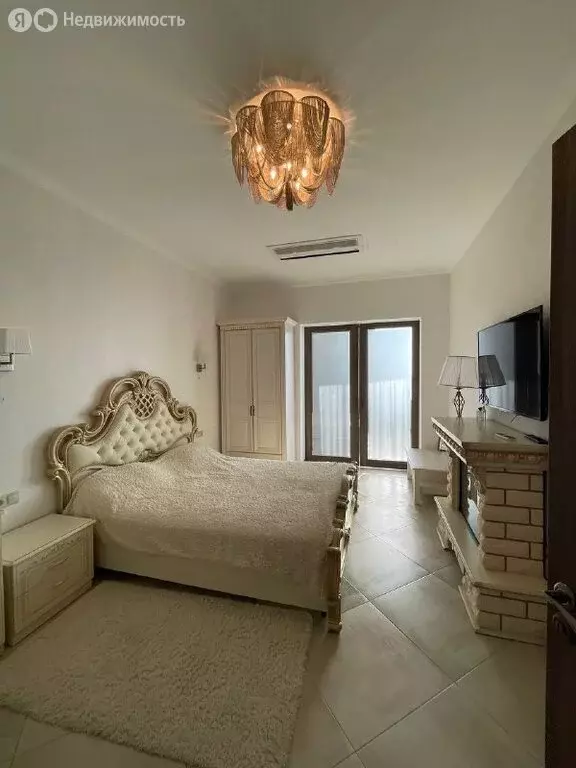 2-комнатная квартира: Геленджик, Крымская улица, 3к3 (96 м) - Фото 1