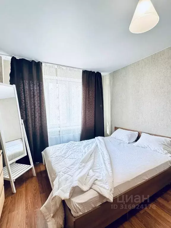 2-к кв. Свердловская область, Екатеринбург ул. Щорса, 105 (75.0 м) - Фото 0