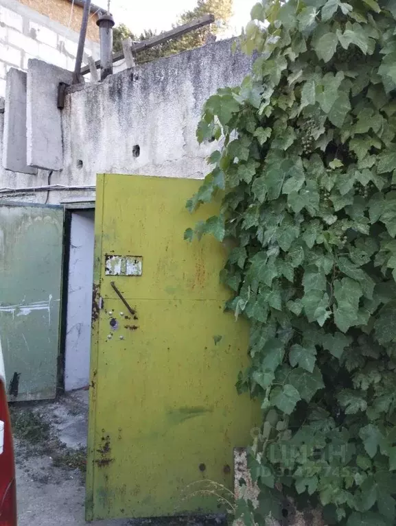 Гараж в Крым, Алушта ул. Октябрьская (20 м) - Фото 1