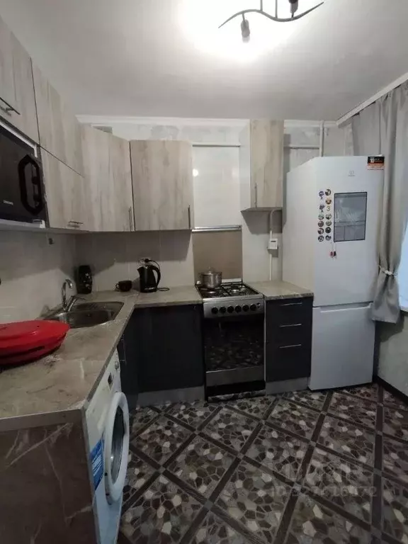 1-к кв. Омская область, Омск ул. Звездова, 128 (37.0 м) - Фото 2