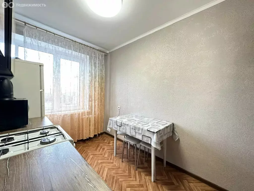 3-комнатная квартира: Уфа, улица Гафури, 19 (52.4 м) - Фото 1