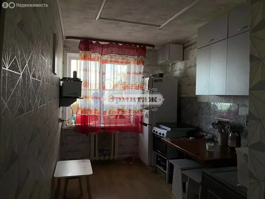 3-комнатная квартира: Половинное, улица Победы, 17 (57.8 м) - Фото 1