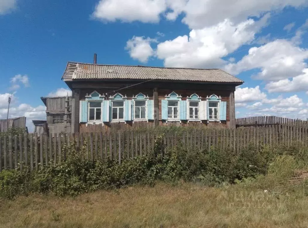 Дом в Омская область, Саргатский район, с. Баженово Кооперативная ул., ... - Фото 0