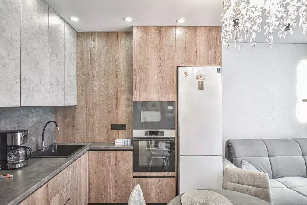 2-к кв. Сахалинская область, Южно-Сахалинск ул. Имени И.П. ... - Фото 2